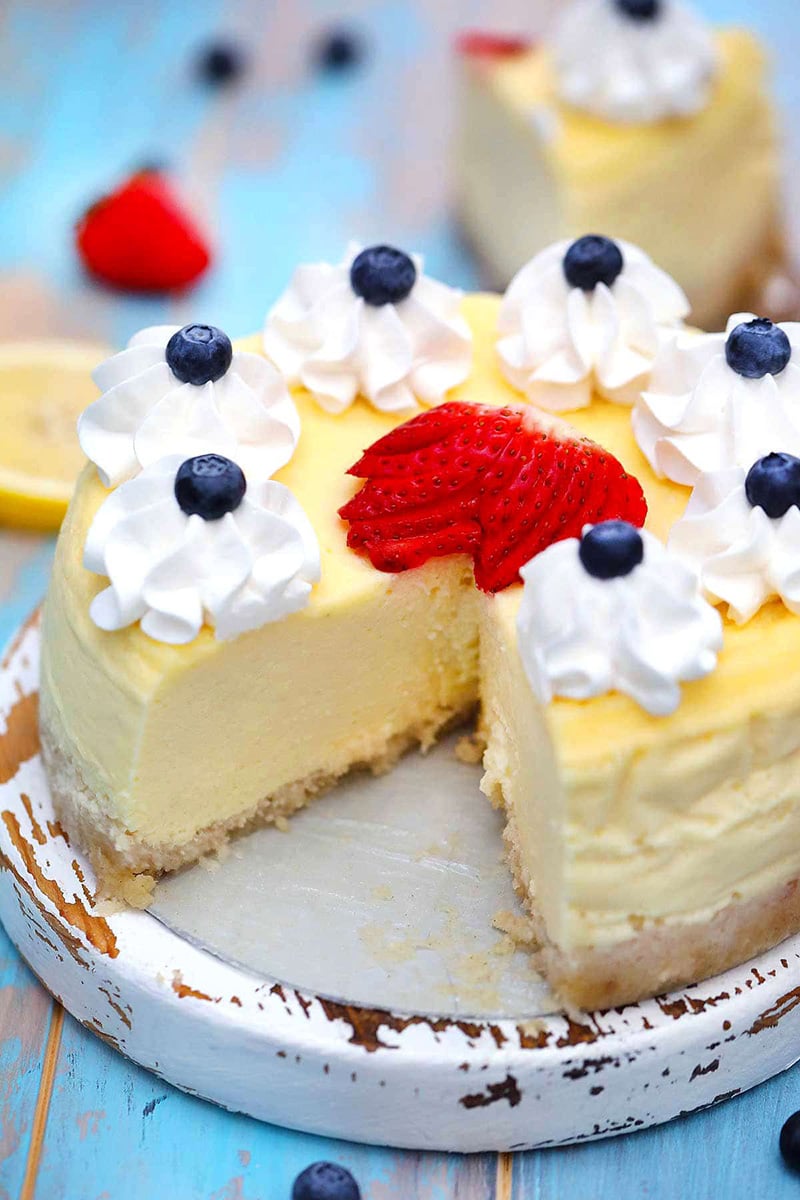 Low-Carb Lemon Vanilla Cheesecake