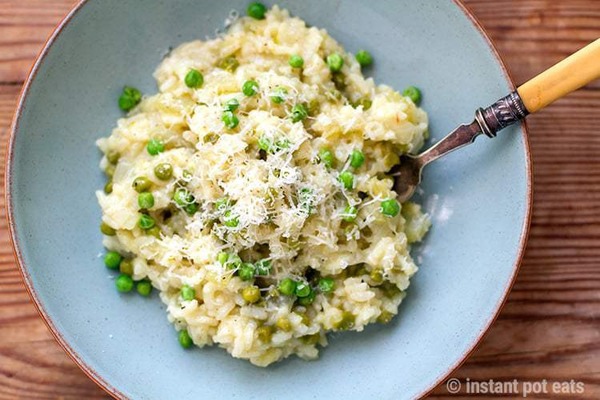 Instant Pot Risotto With Peas & Celery (Budget-Friendly)