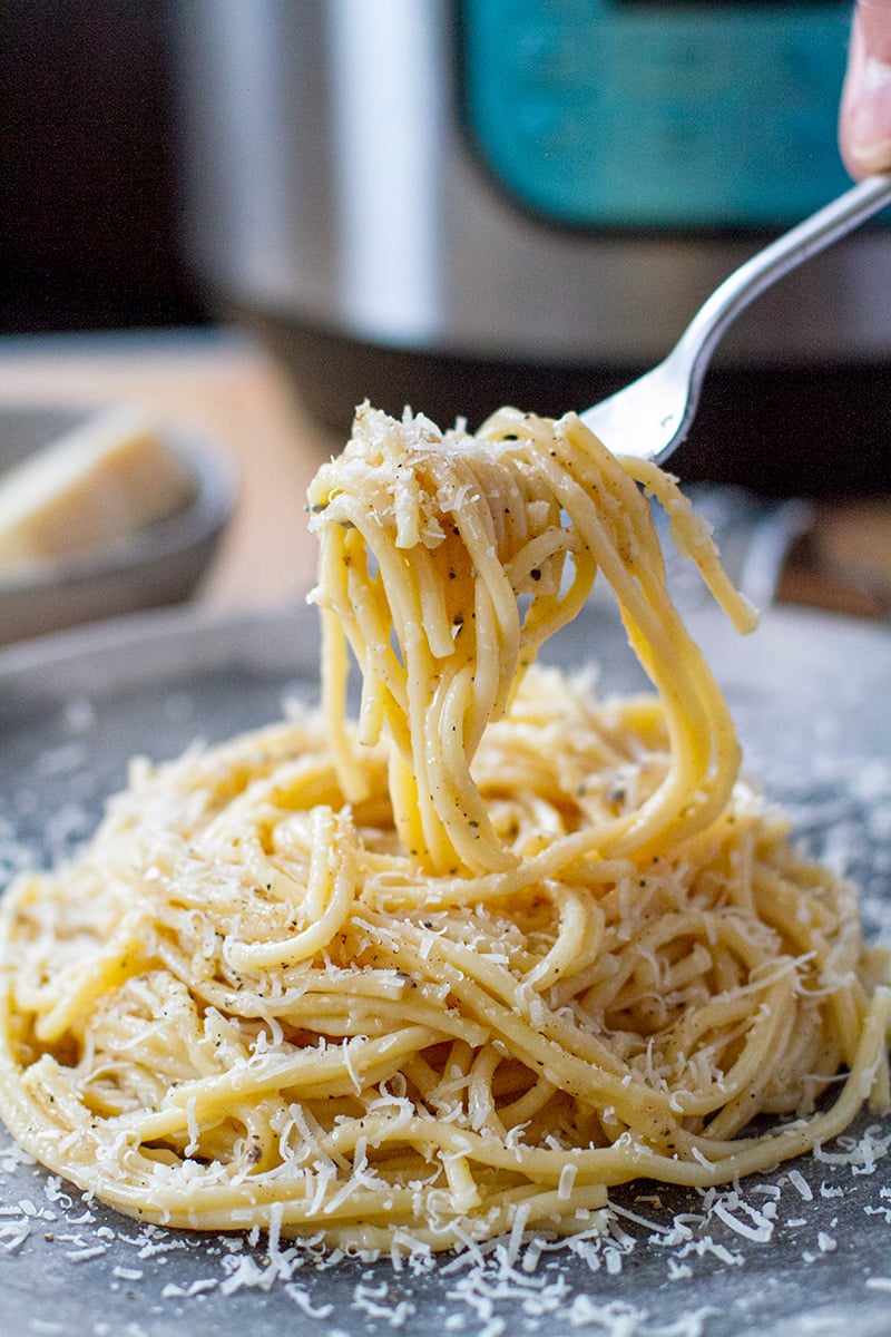 INSTANT POT CACIO E PEPE INSPIRED SPAGHETTI