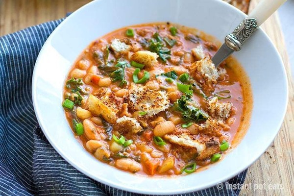 Instant Pot Zuppa Toscana (full of veggies & fibre)