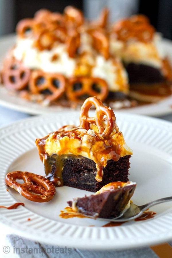 Instant Pot Chocolate, Salted Caramel & Pretzel Cake