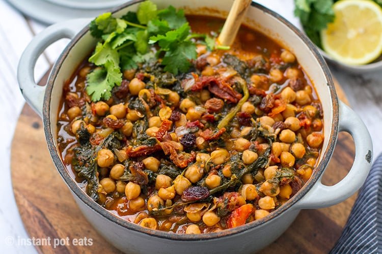 Moroccan Chickpea Stew With Sun-Dried Tomatoes & Spinach