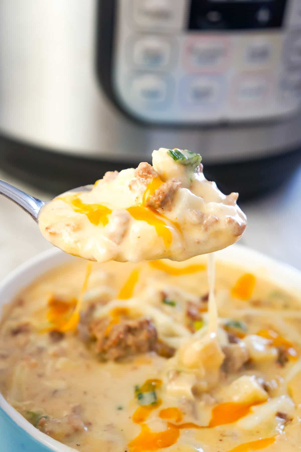 Instant Pot Bacon Cheeseburger Soup with Potatoes