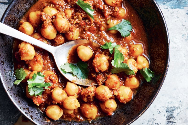 Chickpeas In Spicy Tomato Sauce With Brown Rice