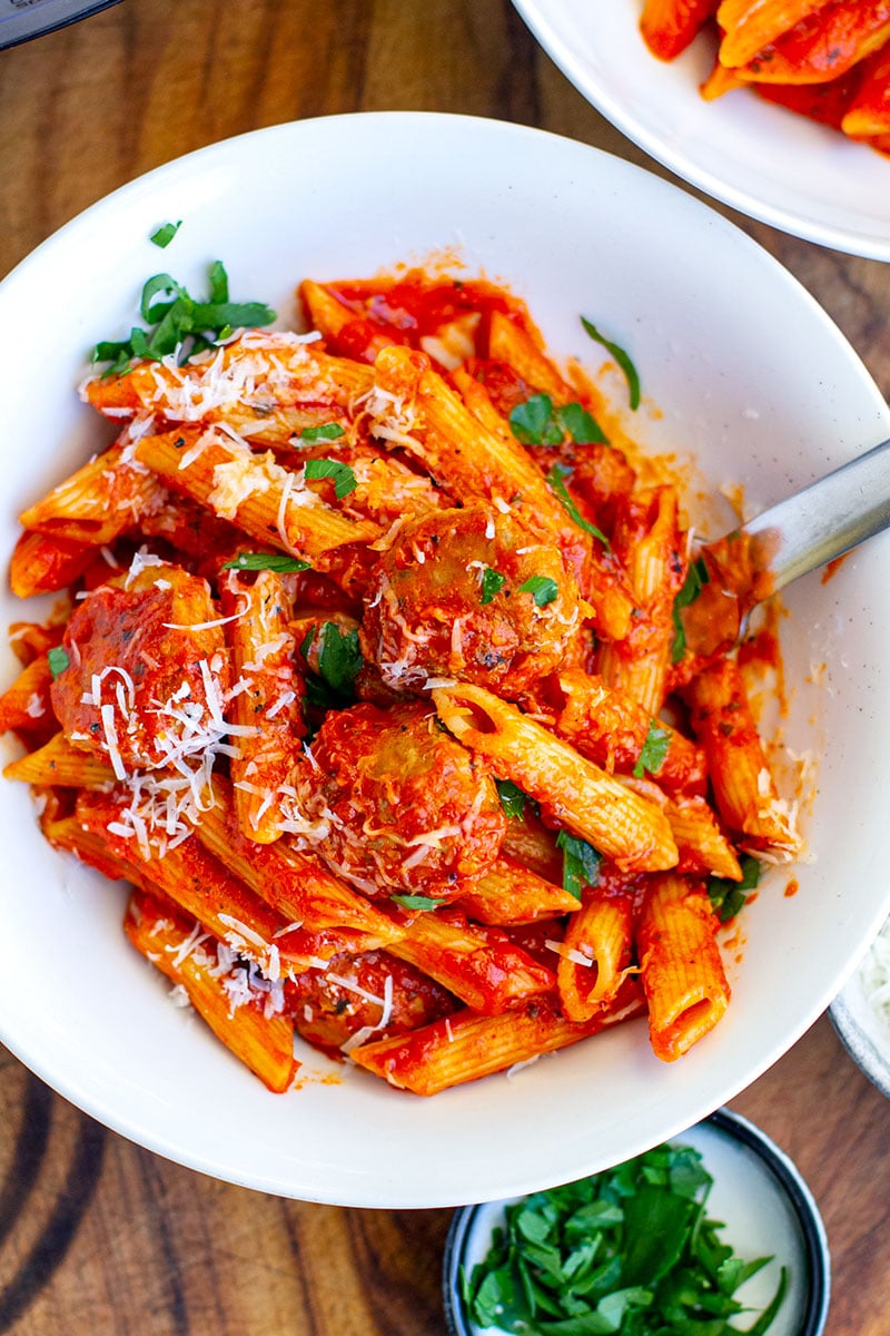 Easy Tomato Meatball Pasta