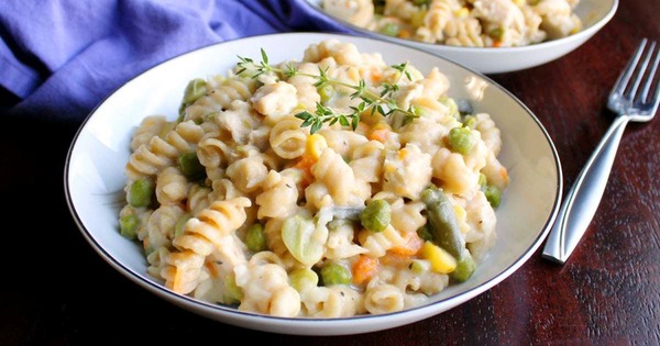 Creamy Instant Pot Chicken & Noodles