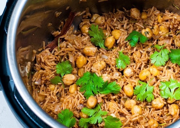 Instant Pot Rice Pilaf With Chickpeas (GF, Vegan)